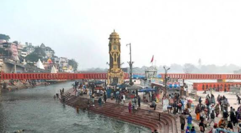 Naga sanyasi हरिद्वार महाकुंभ में आकर्षण का केंद्र बने हैं।